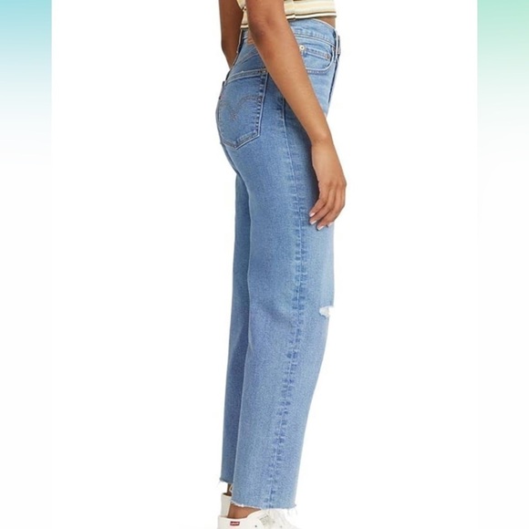 Levi’s size 32 Ribcage Straight Ankle Button Fly Fray Hem Light Wash Jeans - Picture 3 of 15